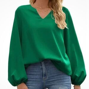 Elesol Green V-neck puff sleeve blouse NWT